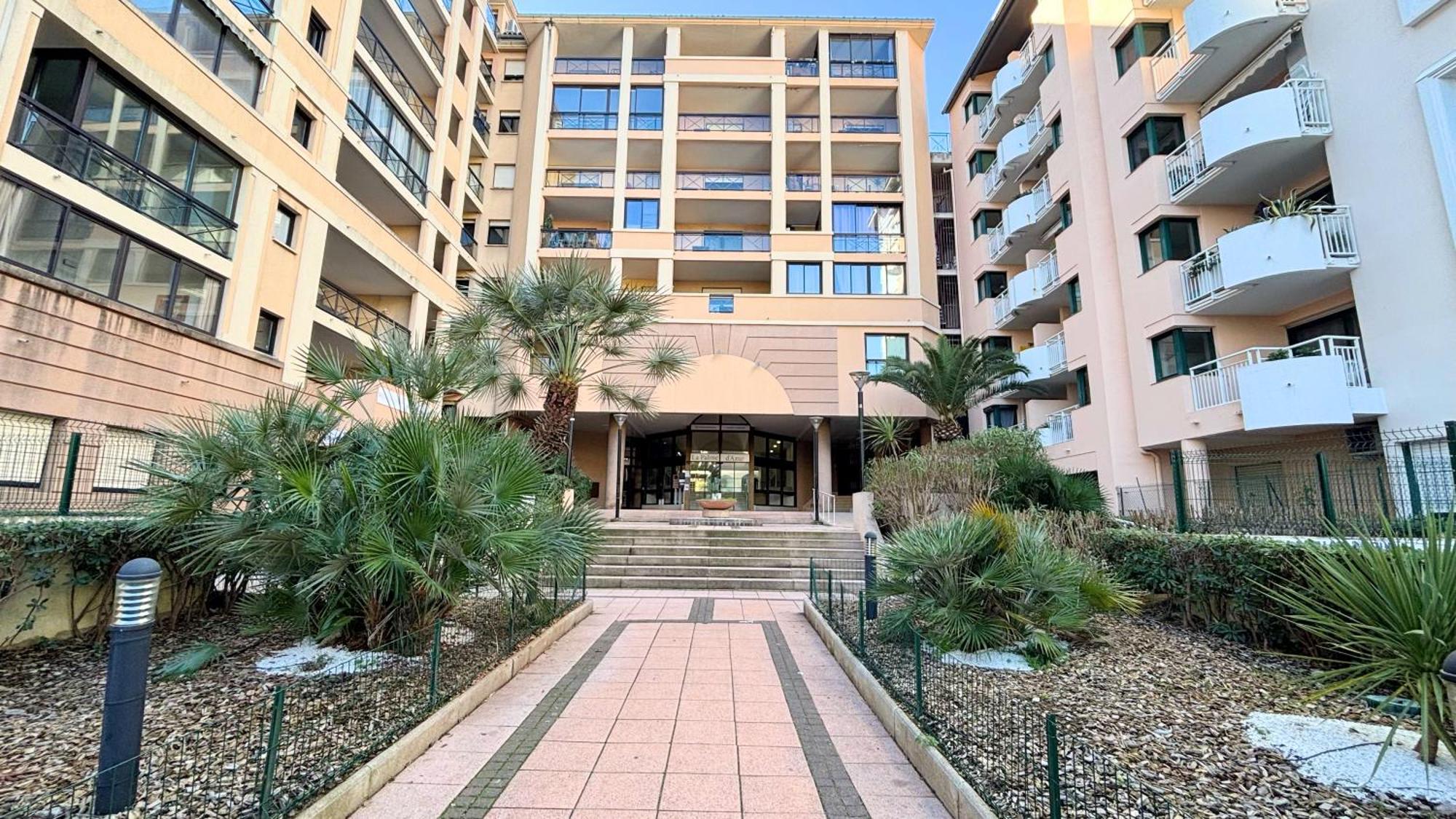 Appartement 556, Vue Mer Et Piscine By Palmazur Vacances Cannes Luaran gambar